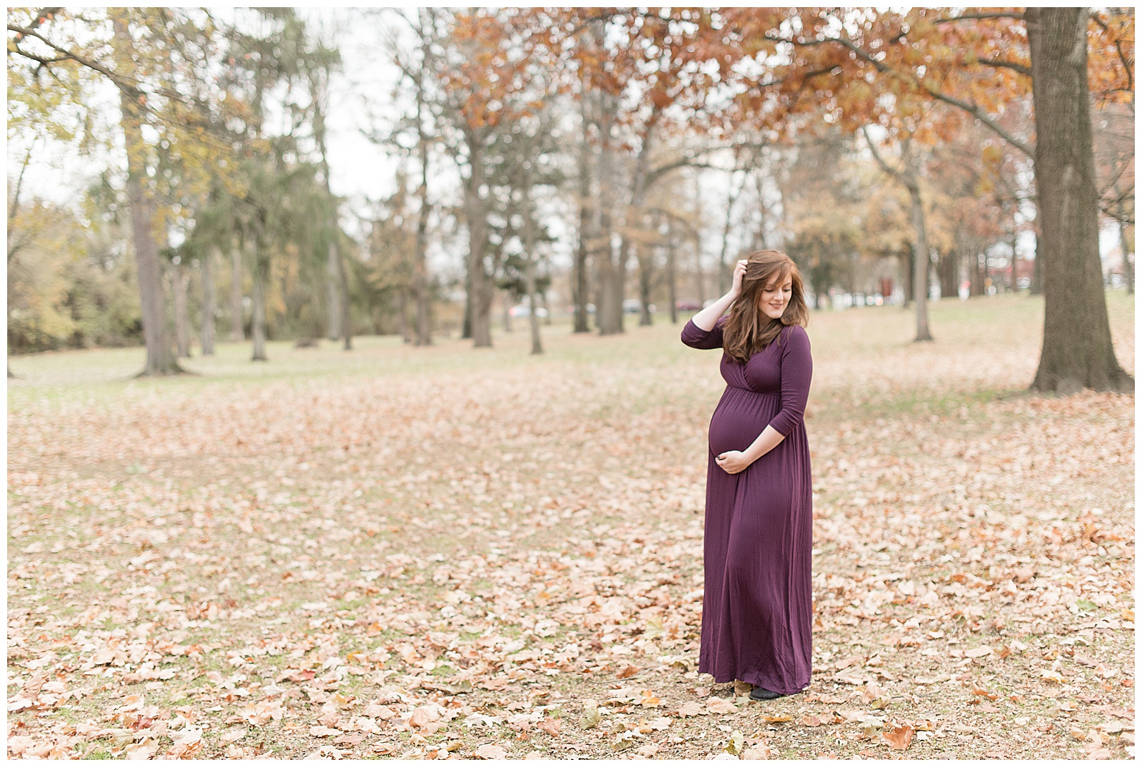 maternity session of woman in park