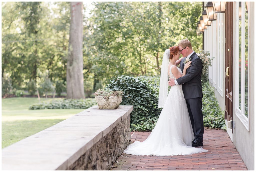Picturesque Cameron Estate Inn Wedding - heathermariephoto.com